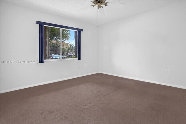 Building Photo - 900 SW 142nd Ave