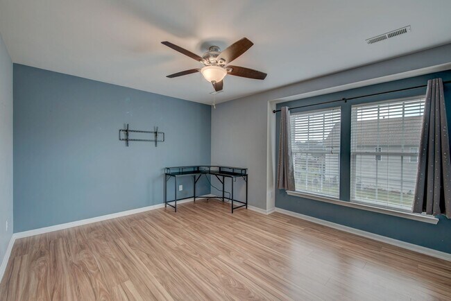 Building Photo - 208 Woodbrook Way
