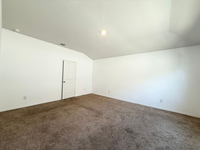 Building Photo - 3319 Angus Crossing