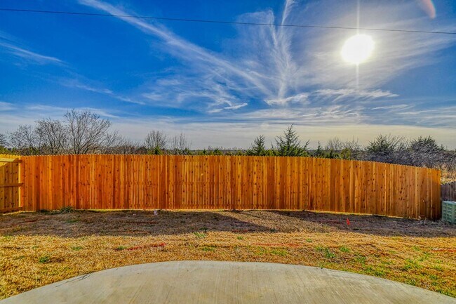 Building Photo - 3112 Pebble Pond Dr