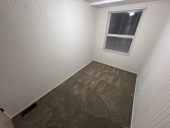 Building Photo - 100 S Davies Rd