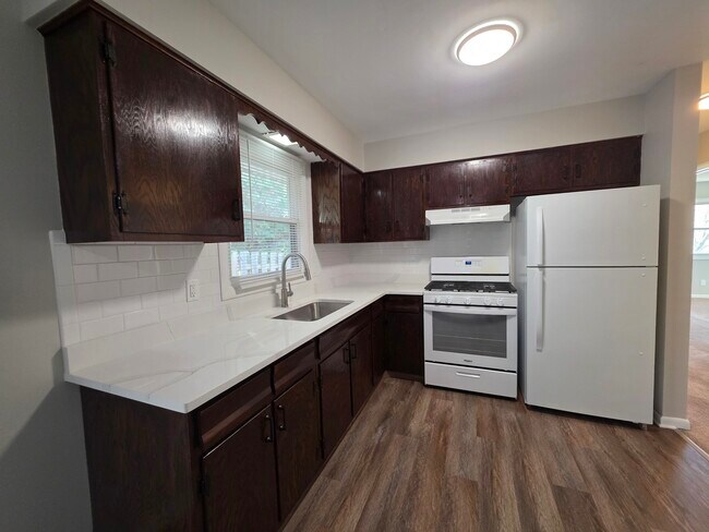 Building Photo - 407 Warner St