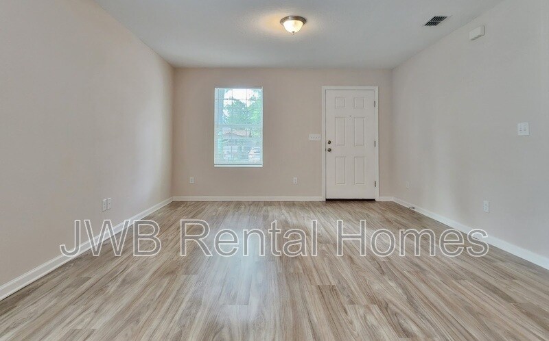 Building Photo - 7617 Eaton Ave