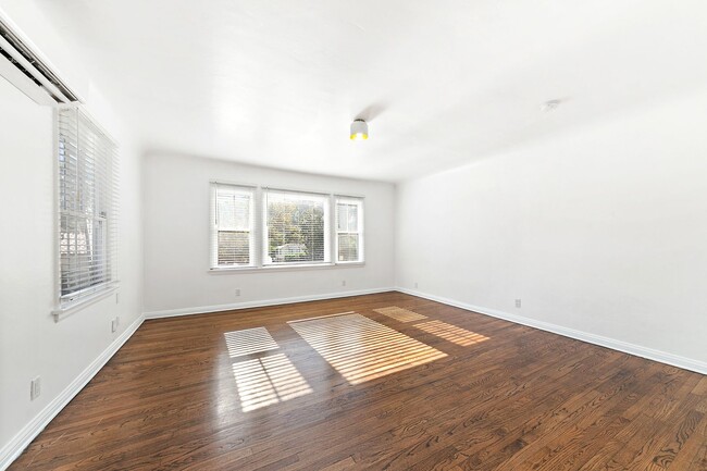 Building Photo - 1858 Westerly Terrace