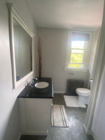 Building Photo - 117 Karrs Ln