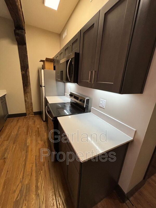 Building Photo - 34 1st St NE