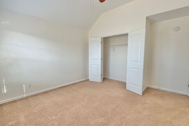 Building Photo - AVAILABLE NOW! (Small Pets Only)