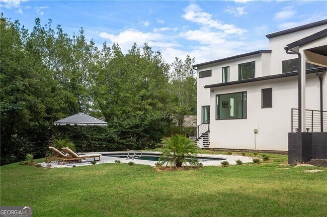 Building Photo - 1756 N Akin Dr NE