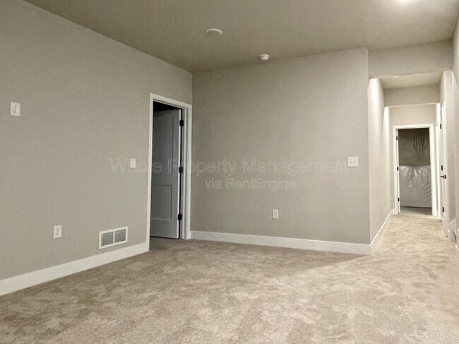 Building Photo - 361 Fox Ln
