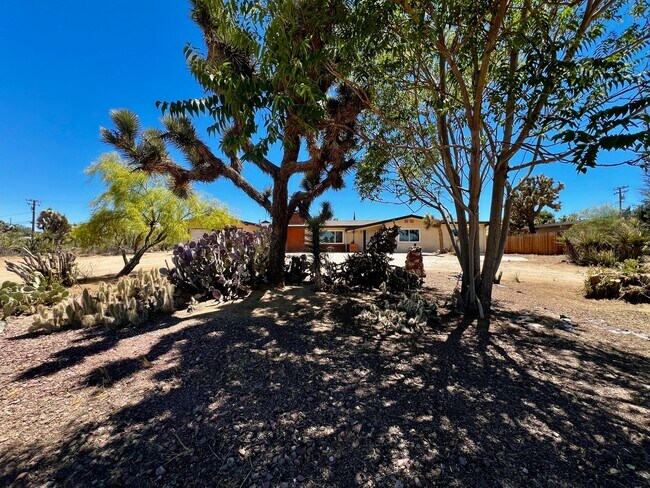 Building Photo - 56769 Joshua Dr