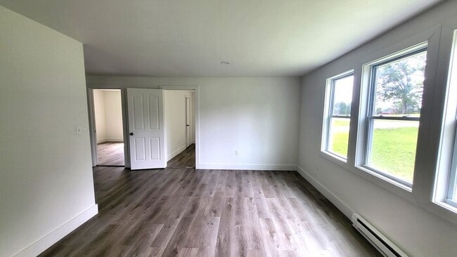 Building Photo - Remodeled Two Bedroom House in Lancaster S...