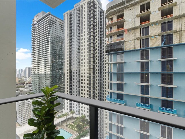 Building Photo - 11 NE 6th St