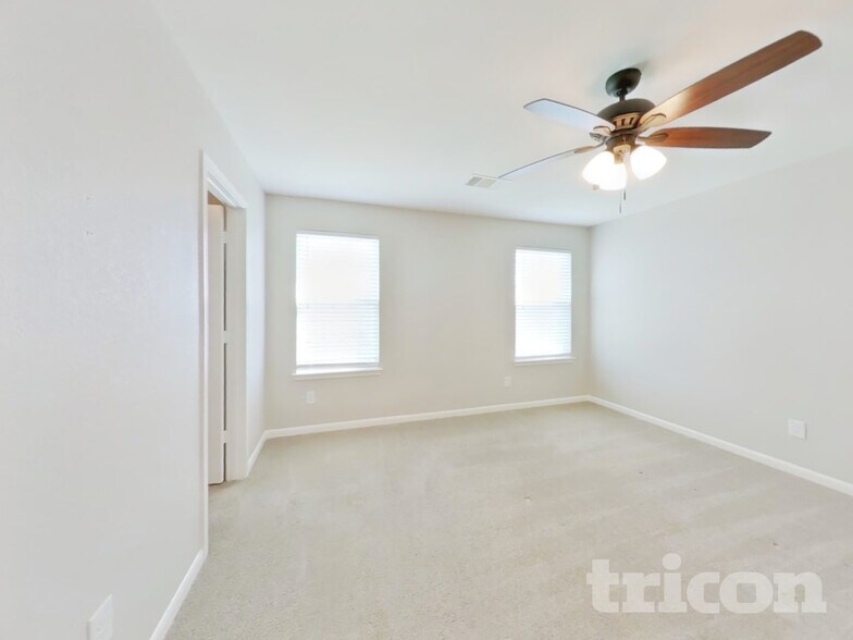 Building Photo - 5342 Castle Discordia St