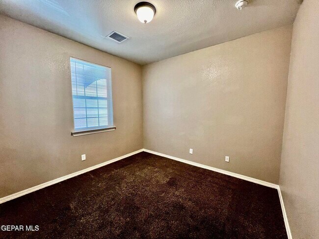 Building Photo - 11044 Bullseye St