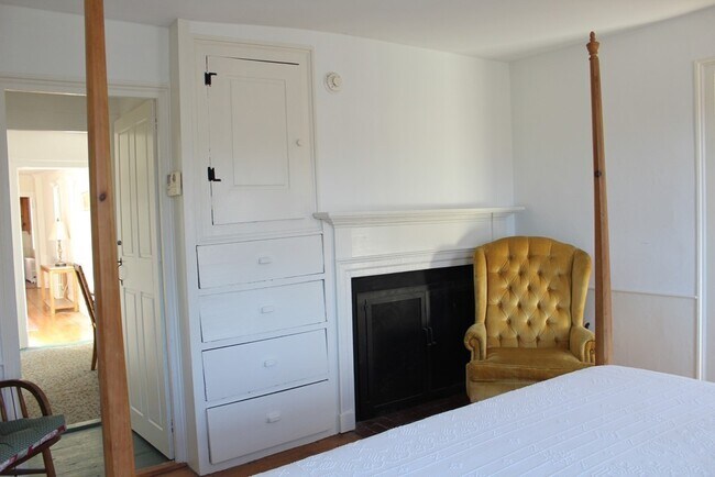 Building Photo - 134 Sandwich Rd