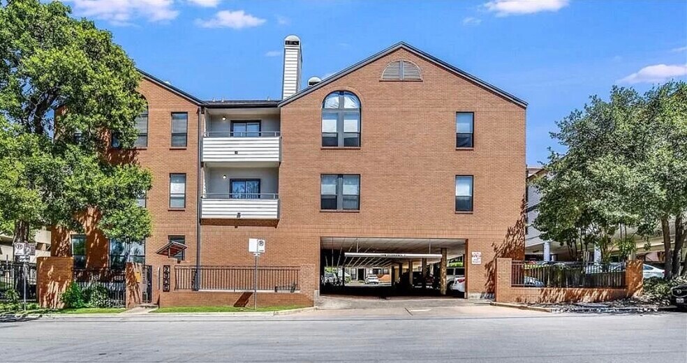 Building Photo - 2905 Swisher St