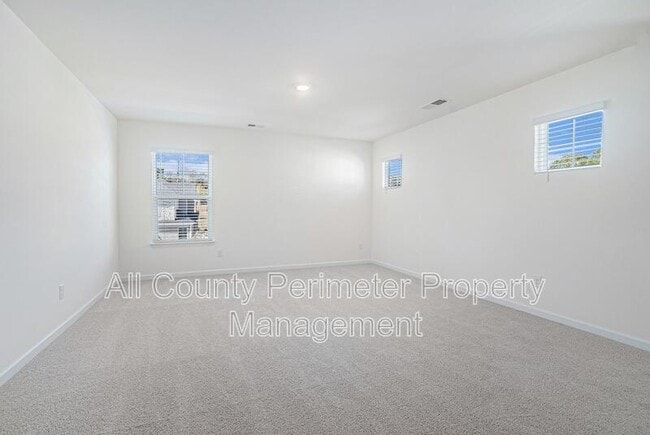 Building Photo - 607 Silver Moon Dr