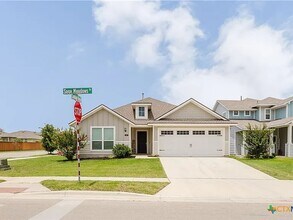 Building Photo - Single Family
