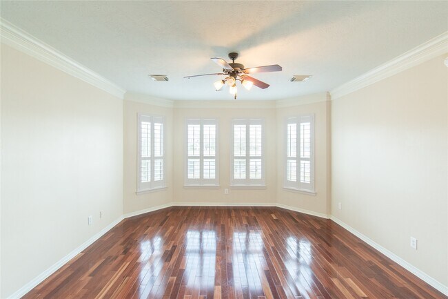 Building Photo - 2026 Arbor Cove