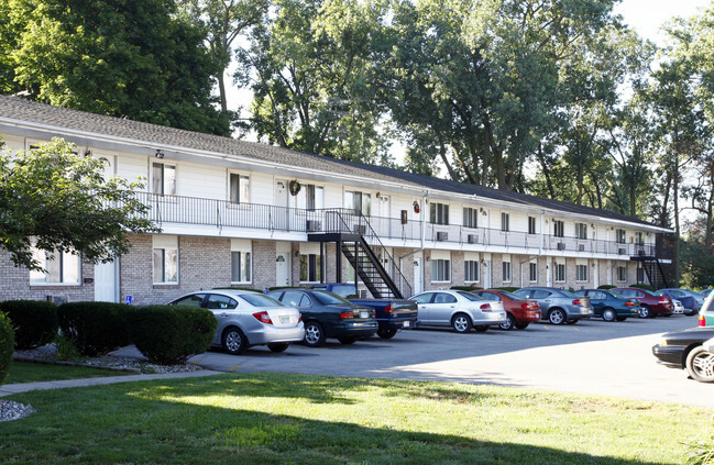 Building Photo - Canterbury Court Apartments