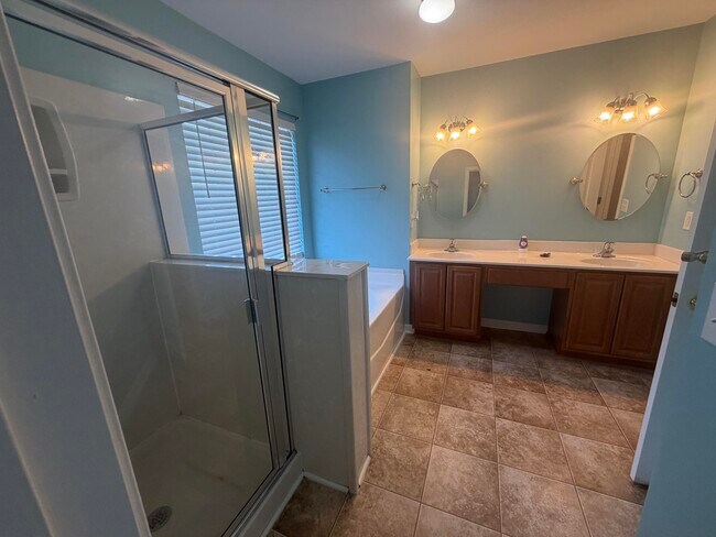 Building Photo - 575 Batty Way