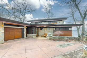 Building Photo - Lake Mendota Dream Home in Desirable Sprin...