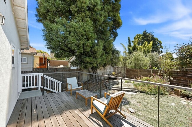 Building Photo - Beautiful Spacious 3-bedroom 2-Bath Home in Berkeley!