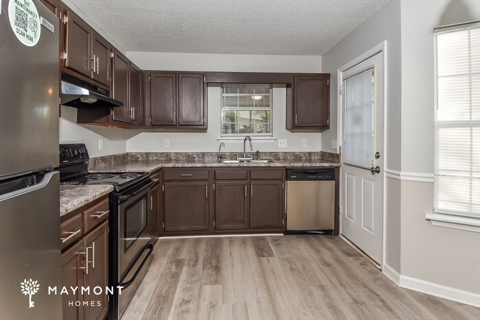 Building Photo - 505 Castlerock Ct