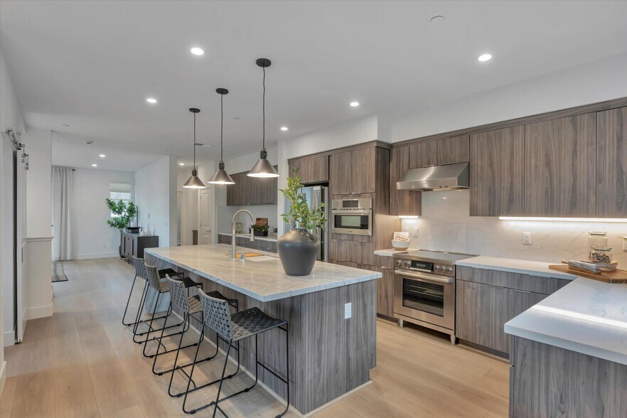 Building Photo - 3001 Ivory Ter