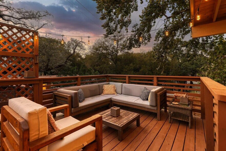 Building Photo - 2906 Westhill Dr