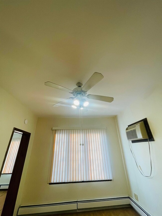 Building Photo - 39 W 35th St