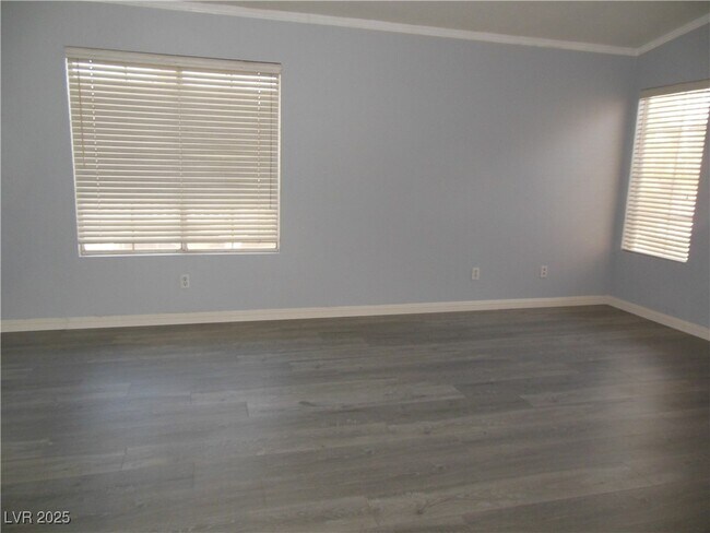 Building Photo - 923 Country Skies Ave