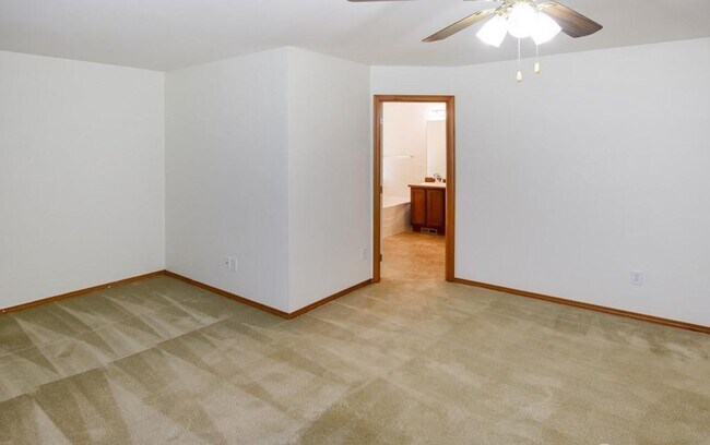 Building Photo - 4bd/2.5ba Lake Stevens Home