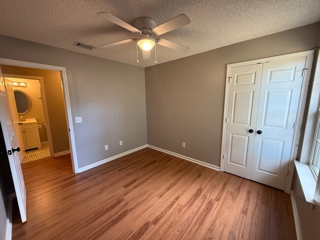 Building Photo - 309 N Belmont Ct