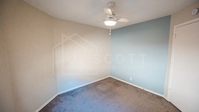 Building Photo - Charming Ahwatukee Home in Gated Community...