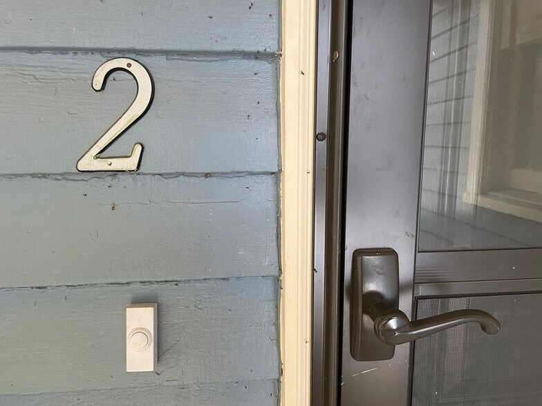 Building Photo - 214 Arlington Ave