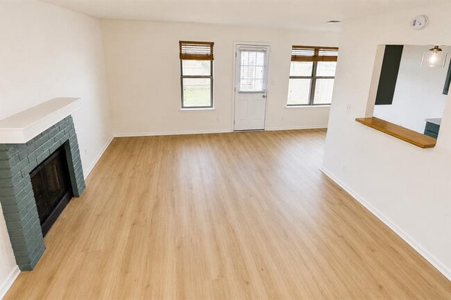Building Photo - 8807 Springmail Cir