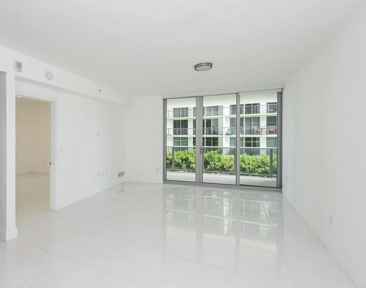 Building Photo - 488 NE 18th St