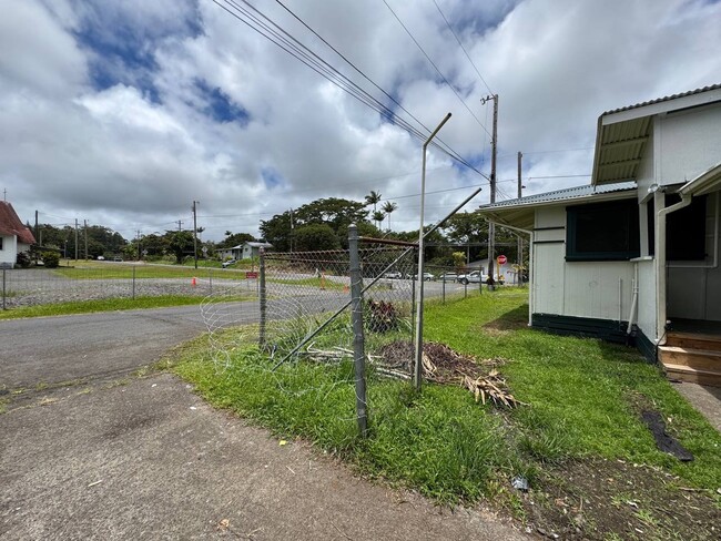 Building Photo - 18-1343-1343 Volcano Rd