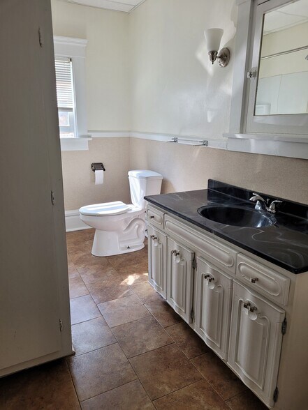 bathroom - 598 Crosby St