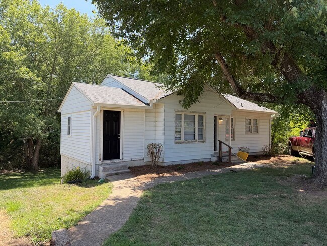 Building Photo - 1096 Old Hwy 52 S