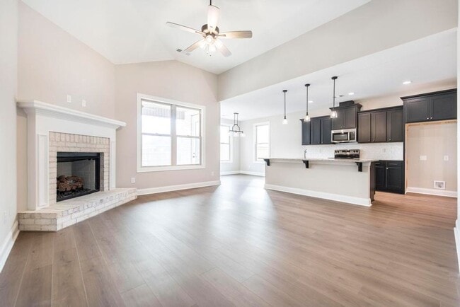 Building Photo - 402 Otters Rdg Dr