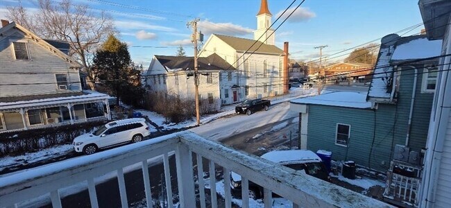 Building Photo - 18 Linden St