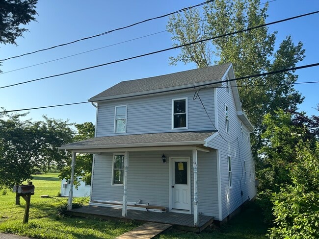 Building Photo - 20 Hedgewood Dr