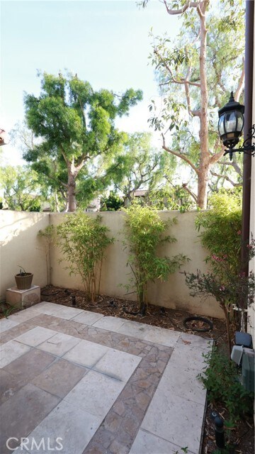 Building Photo - 28 Arborside