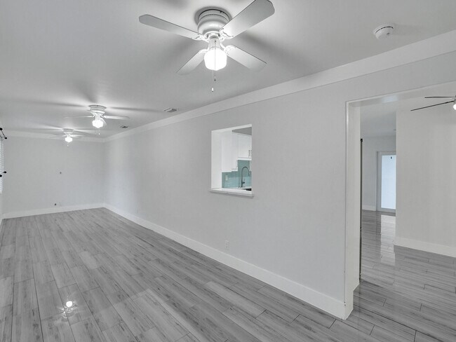 Building Photo - 601 NE 59th Ct