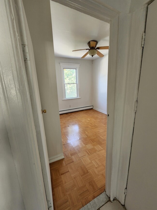 Building Photo - For Rent