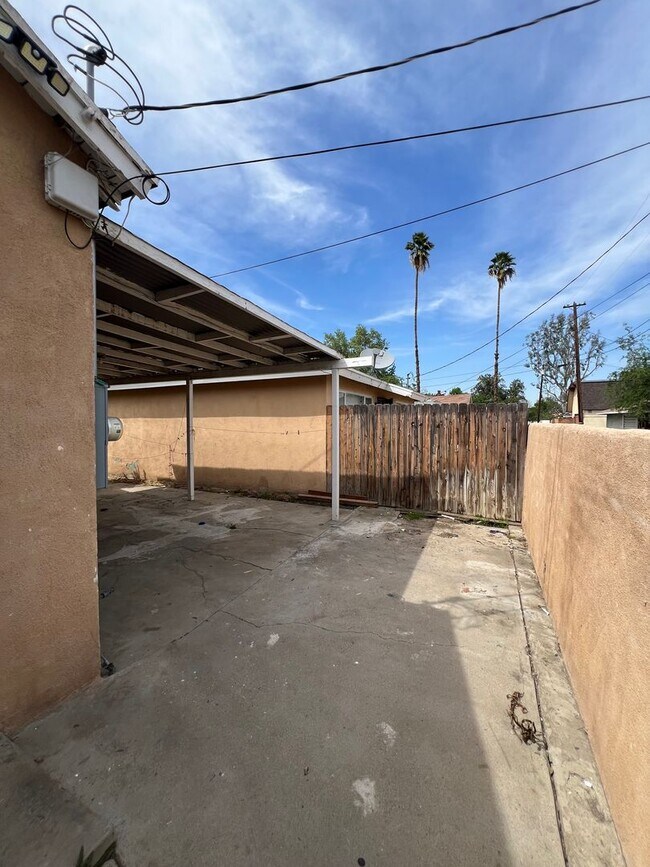 Building Photo - 2114 Brundage Ln