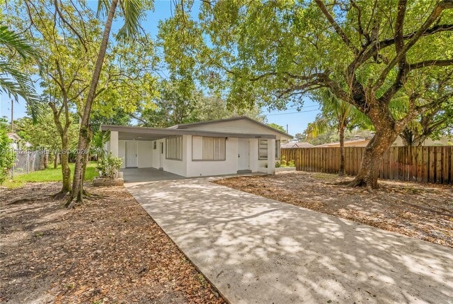 Building Photo - 1709 N 59th Terrace