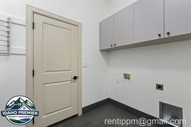 Building Photo - 3103 E Tybalt Ct